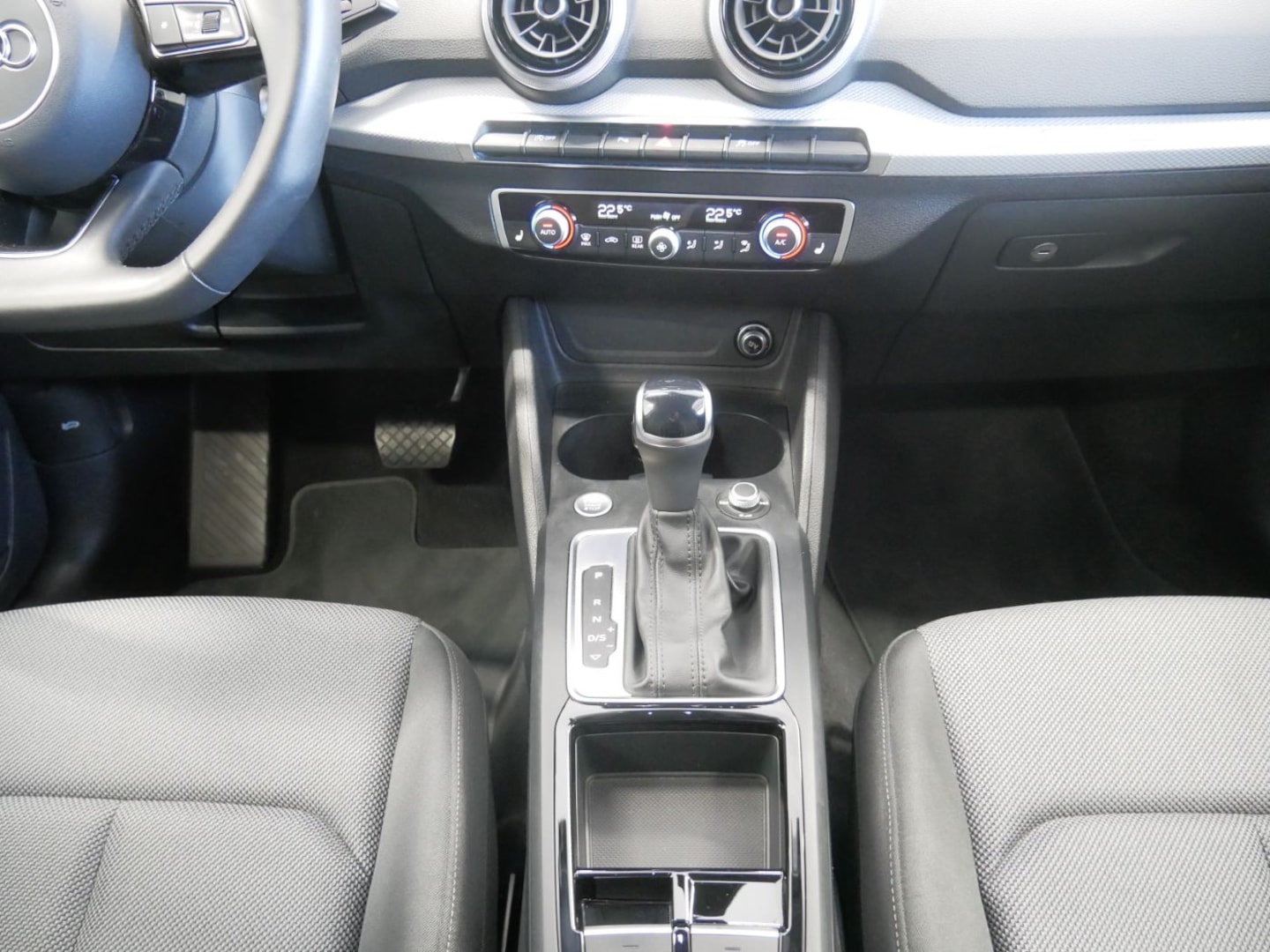 Bild über Audi Q2 advanced 35 TFSI S tronic - für weitere Informationen kontaktieren Sie den Audi Partner