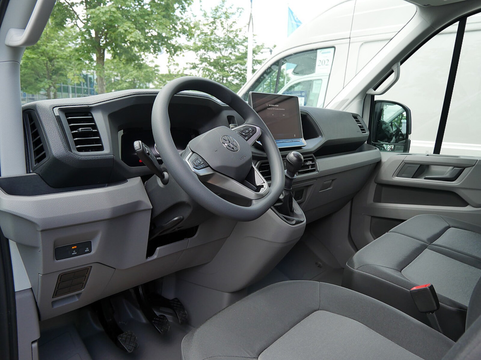 Volkswagen Crafter Kasten mittlerer Radstand – Bild 14