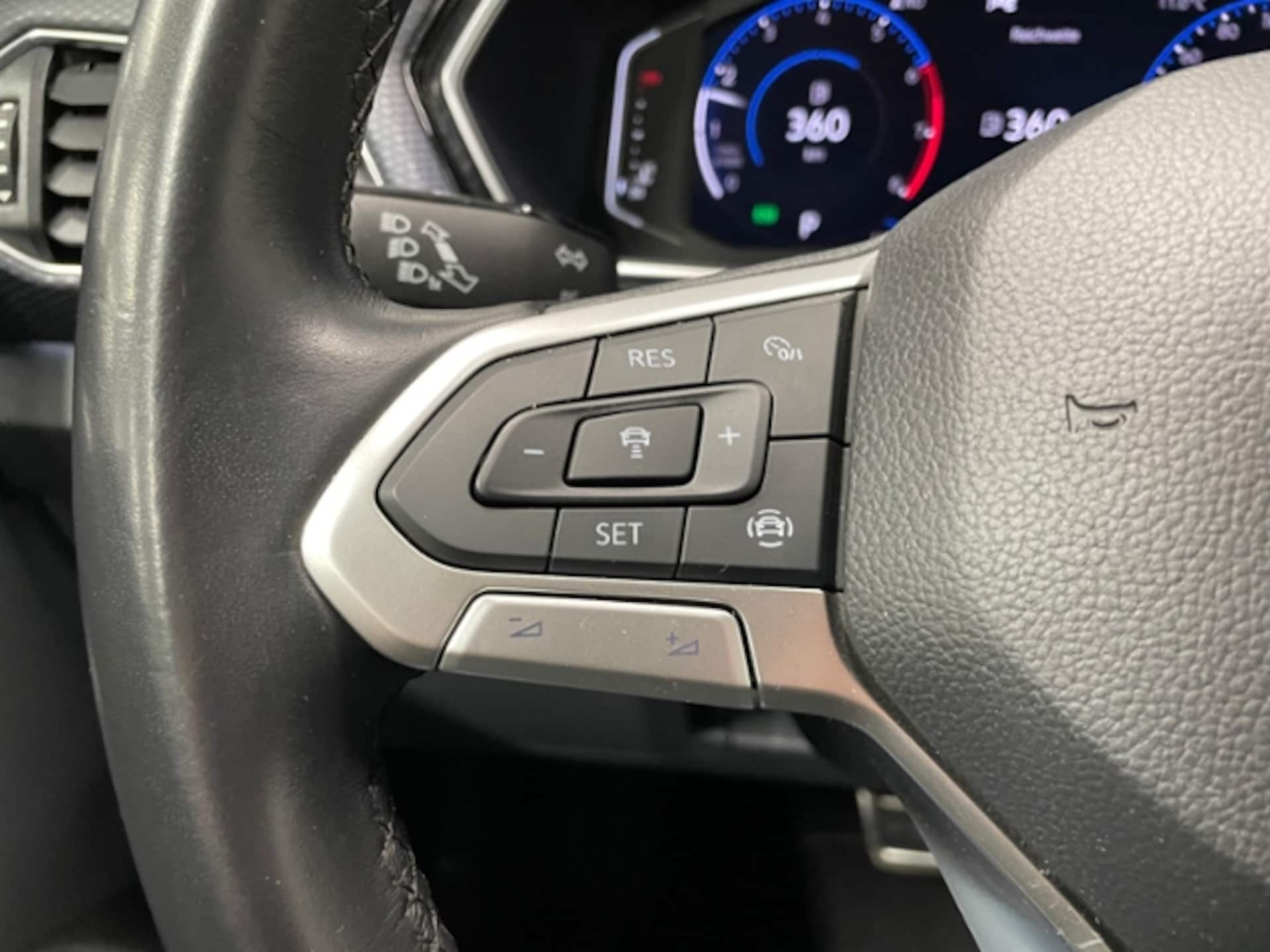 Volkswagen T-Cross United