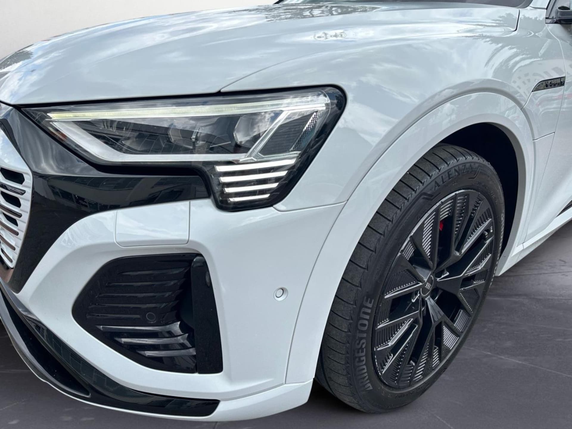 Audi Q8 e-tron S line