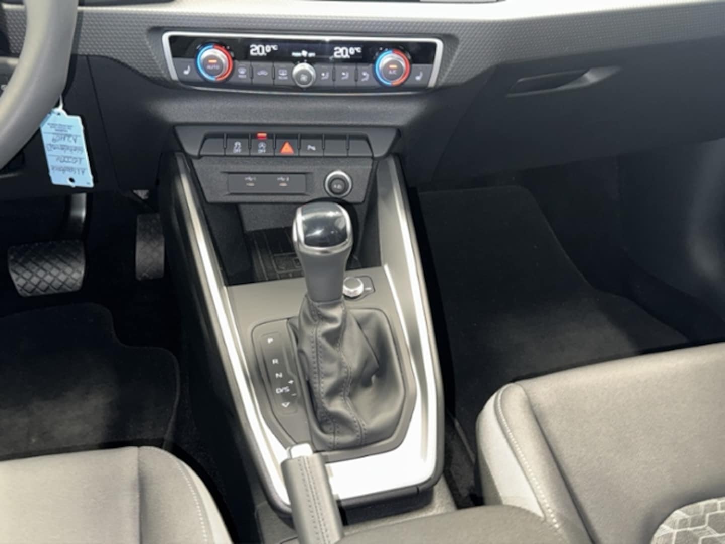 Bild über Audi A1 Sportback S line 25 TFSI S tronic - für weitere Informationen kontaktieren Sie den Audi Partner