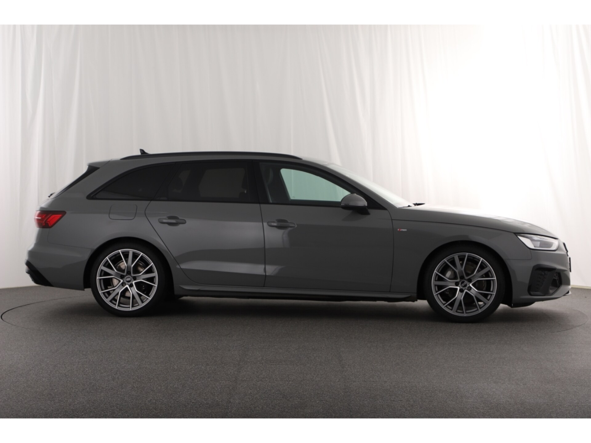 Audi A4 Avant S line