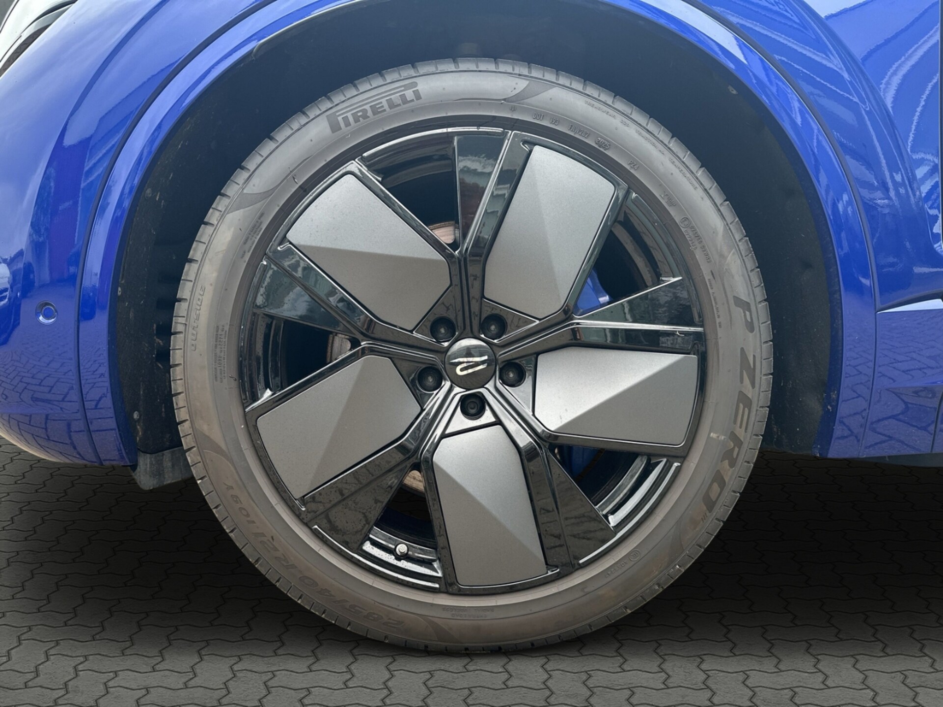 Volkswagen Touareg R