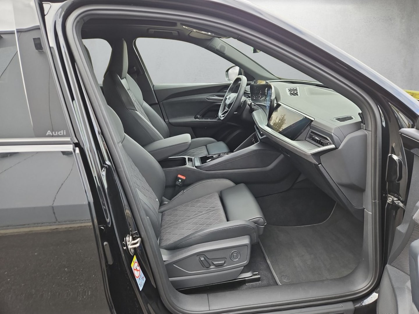 Bild über Audi Q5 SUV TFSI quattro 150 kW S tronic - für weitere Informationen kontaktieren Sie den Audi Partner
