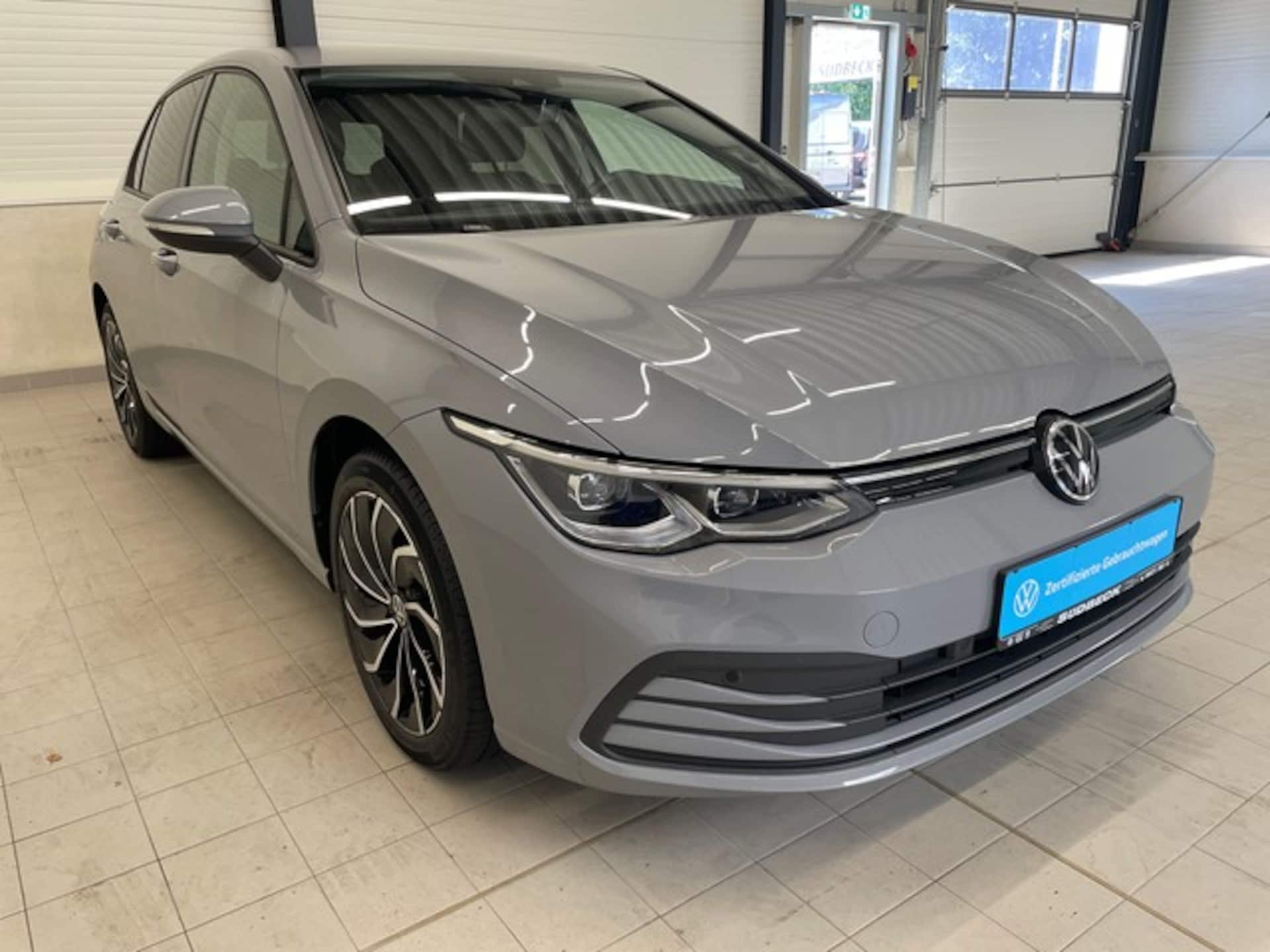 Volkswagen Golf Life