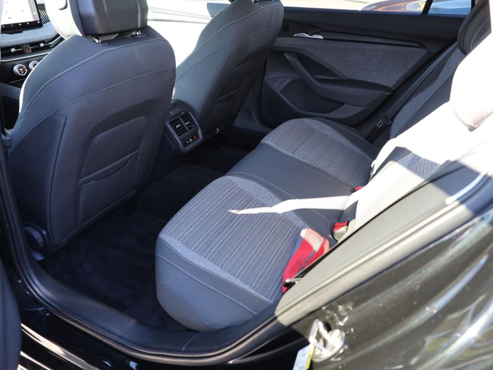 Škoda Superb Combi – Bild 17