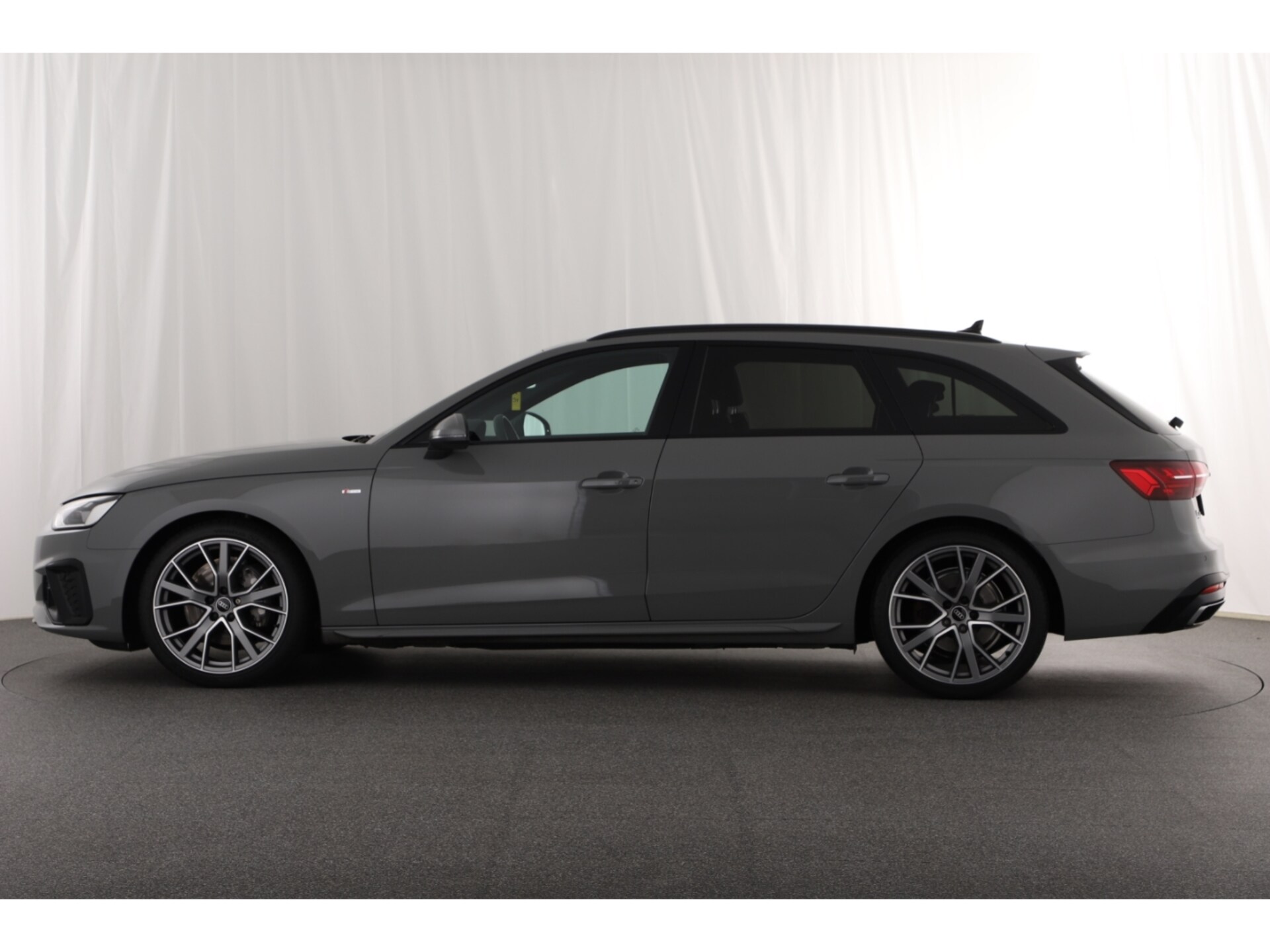 Audi A4 Avant S line