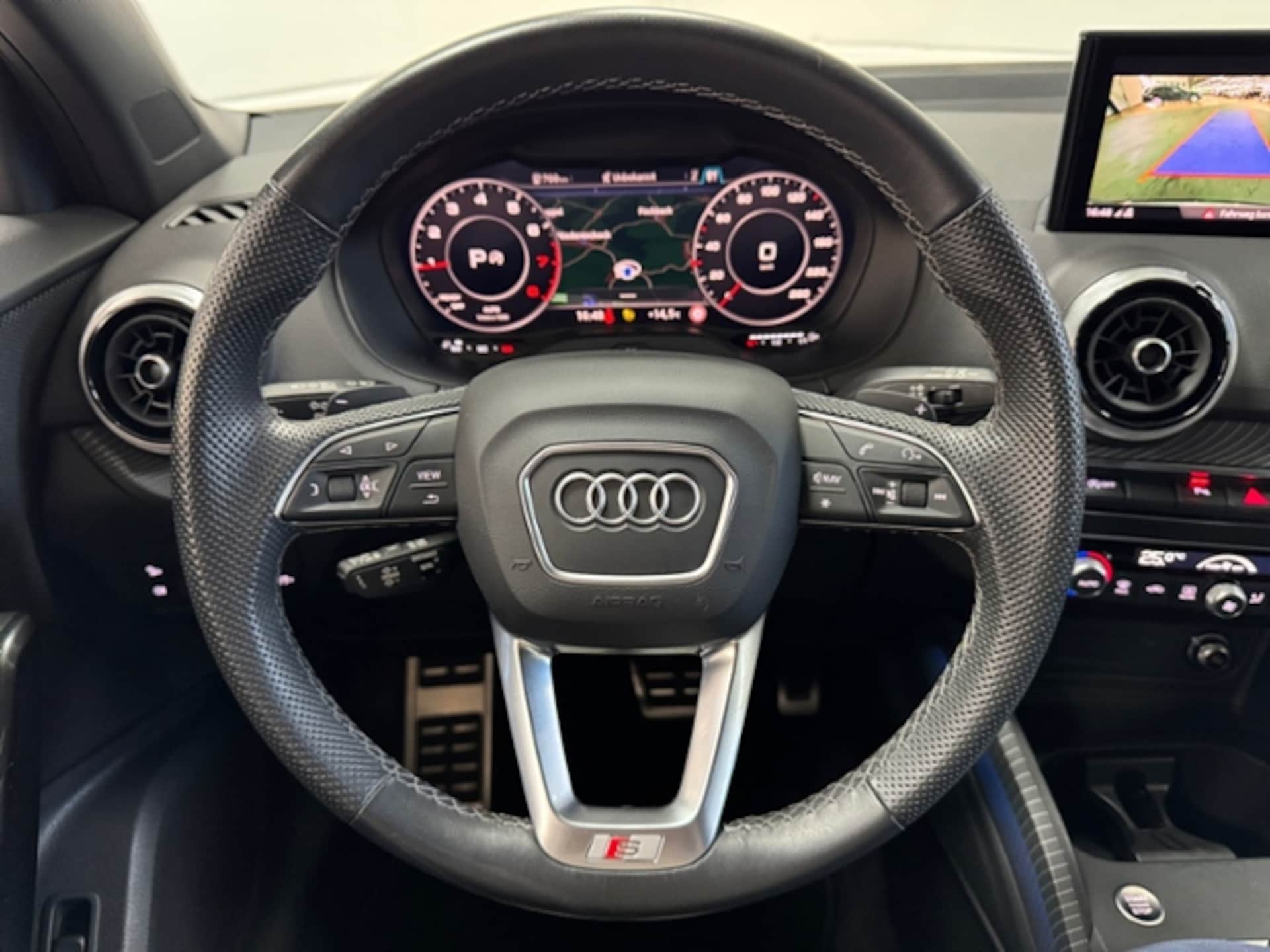 Audi Q2 S line