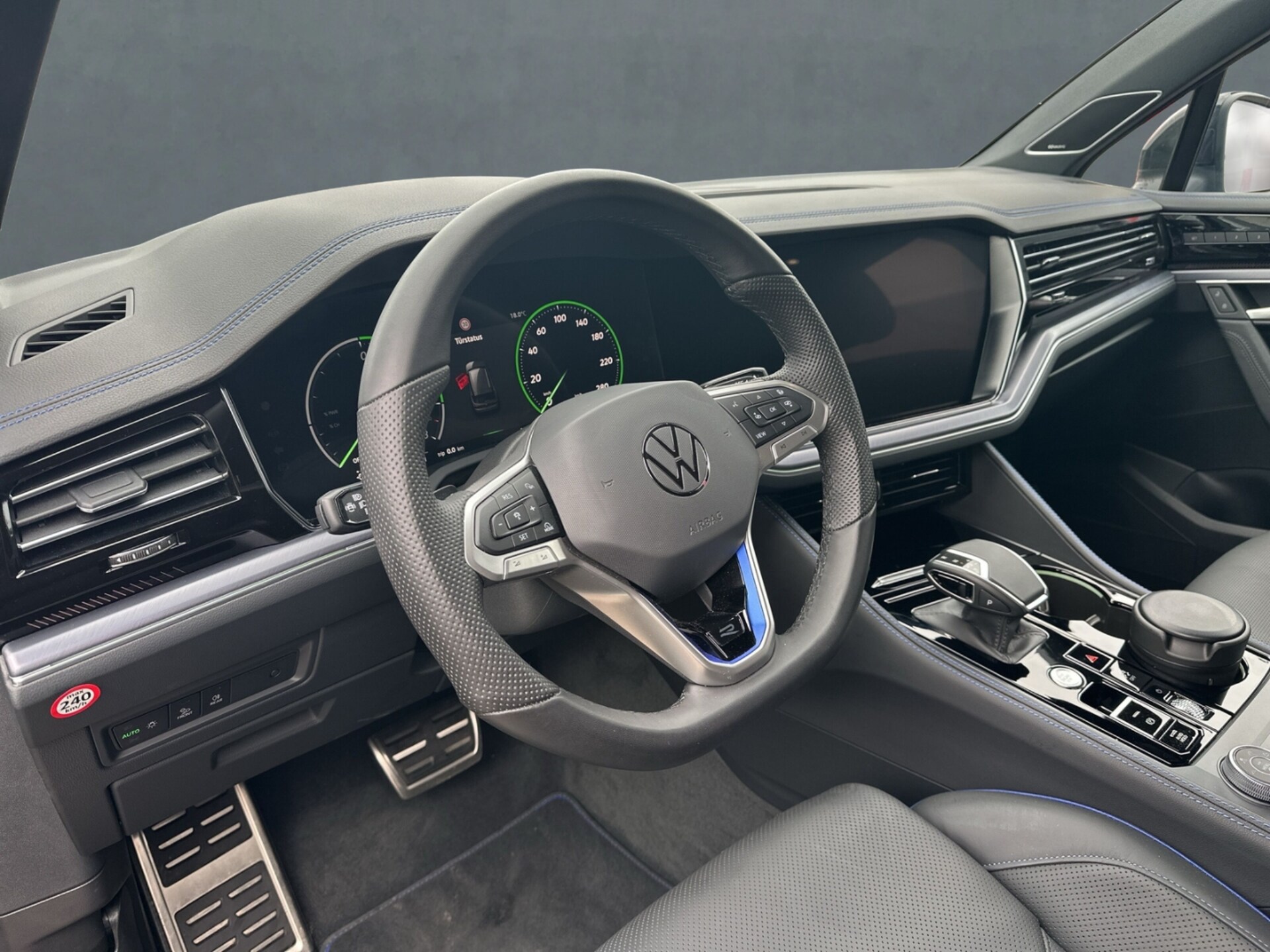 Volkswagen Touareg R