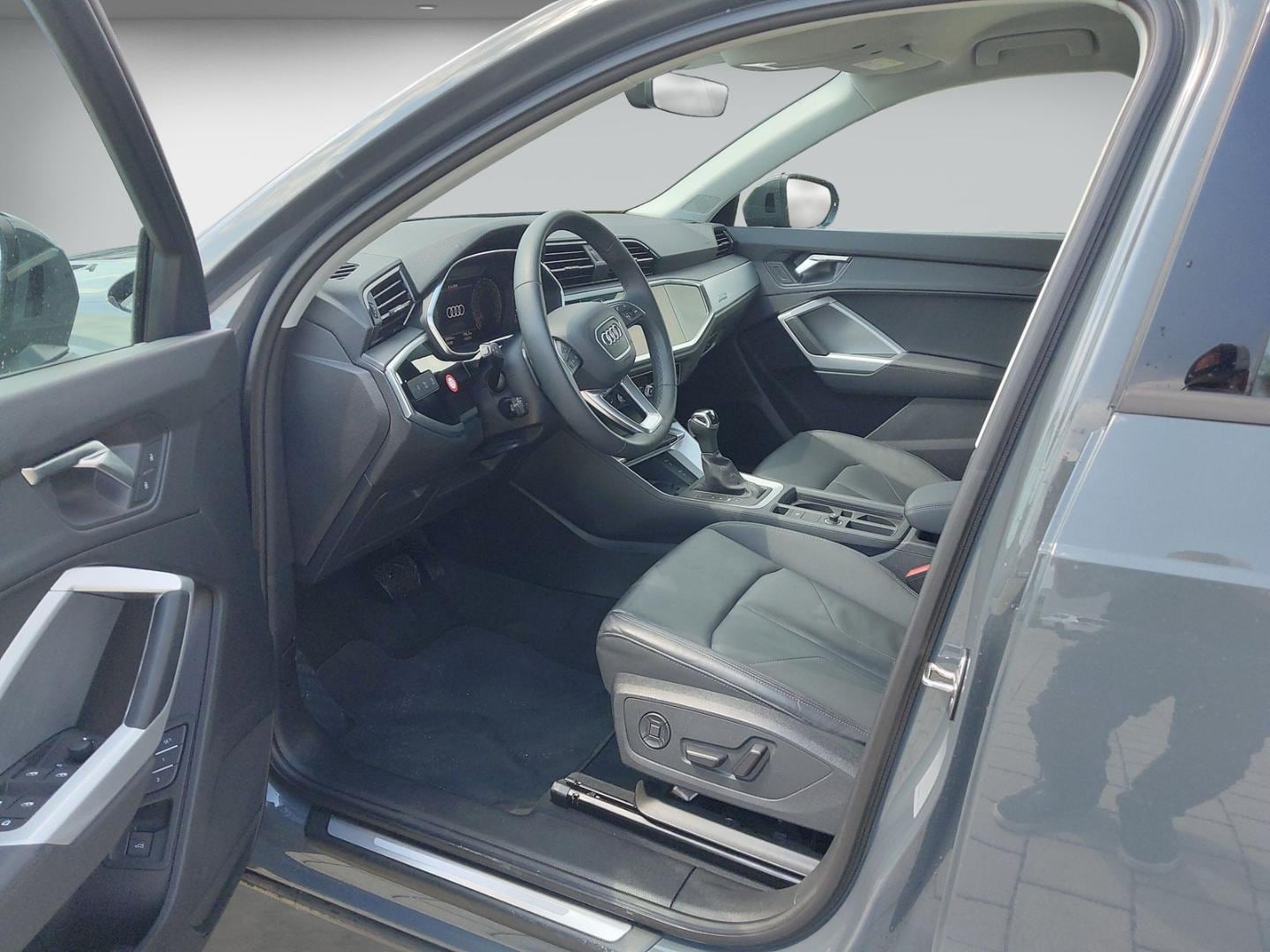 Bild über Audi Q3 advanced 40 TDI quattro S tronic - für weitere Informationen kontaktieren Sie den Audi Partner