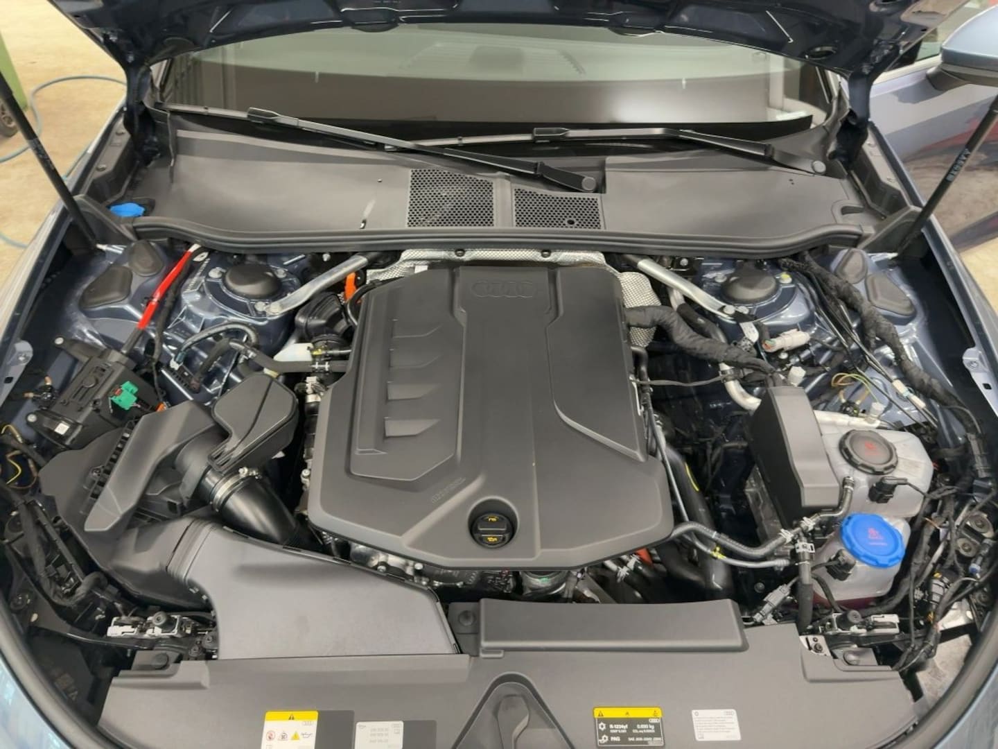 Bild über Audi A5 Avant e-hybrid e-hybrid quattro 220 kW S tronic - für weitere Informationen kontaktieren Sie den Audi Partner