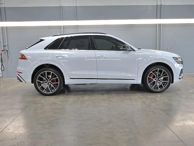 2023 Audi SQ8