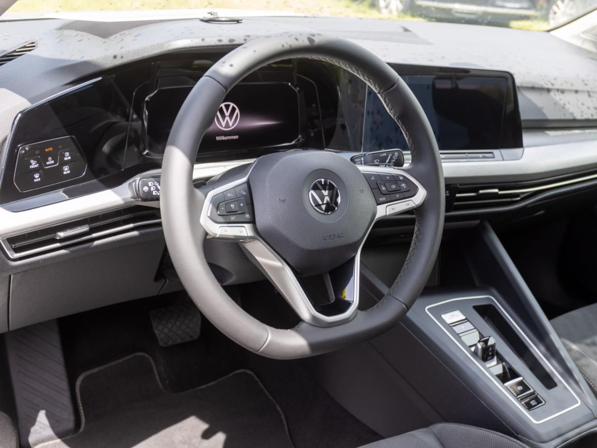 Volkswagen Golf Variant Life