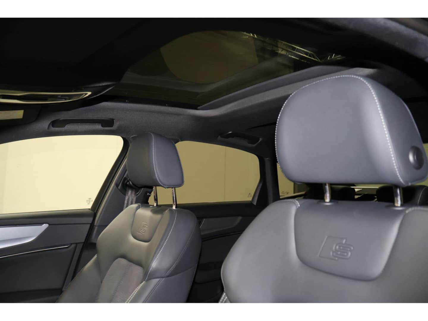 Bild über Audi S6 Limousine TDI quattro tiptronic - für weitere Informationen kontaktieren Sie den Audi Partner