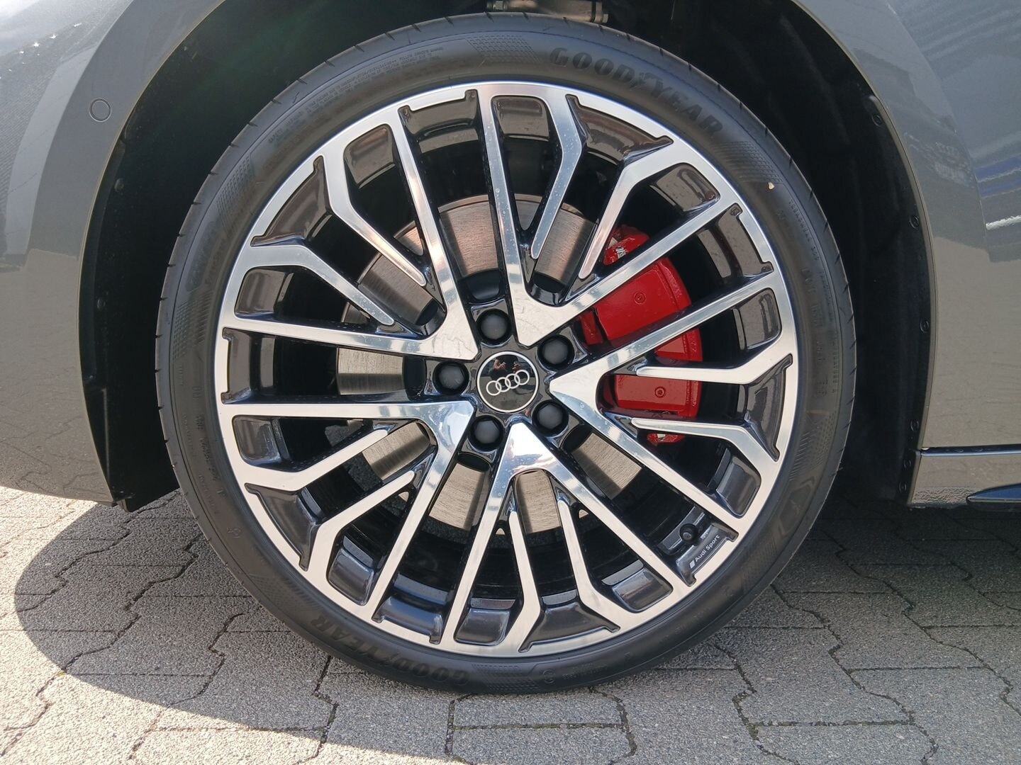 Bild über Audi A5 Limousine e-hybrid e-hybrid quattro 220 kW S tronic - für weitere Informationen kontaktieren Sie den Audi Partner