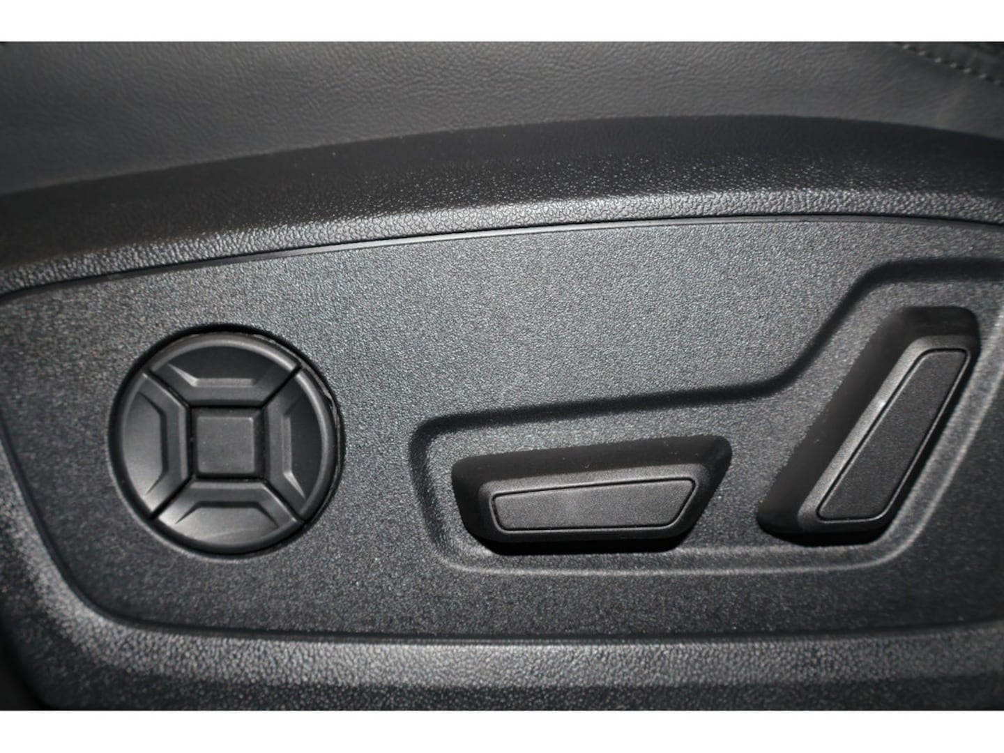 Bild über Audi S6 Limousine TDI quattro tiptronic - für weitere Informationen kontaktieren Sie den Audi Partner