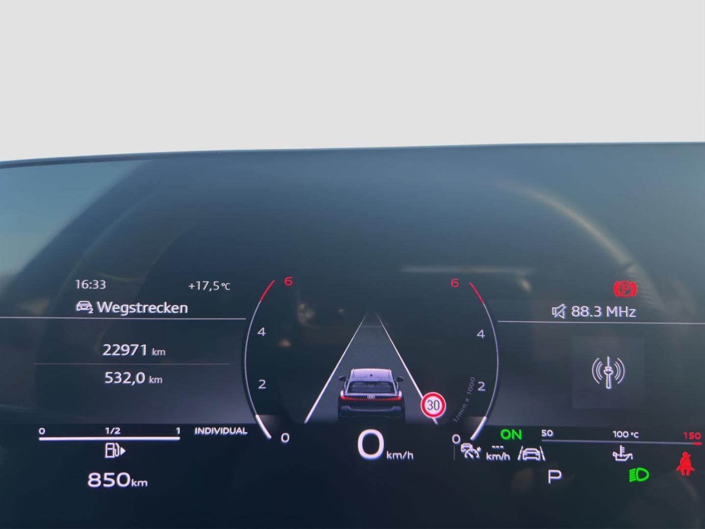 Bild über Audi A5 Avant TDI quattro 150 kW S tronic - für weitere Informationen kontaktieren Sie den Audi Partner