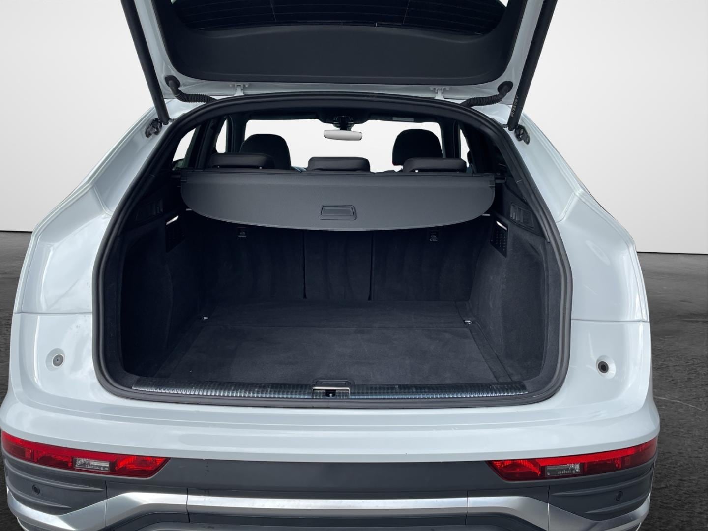 Bild über Audi Q5 Sportback 40 TFSI quattro S tronic - für weitere Informationen kontaktieren Sie den Audi Partner