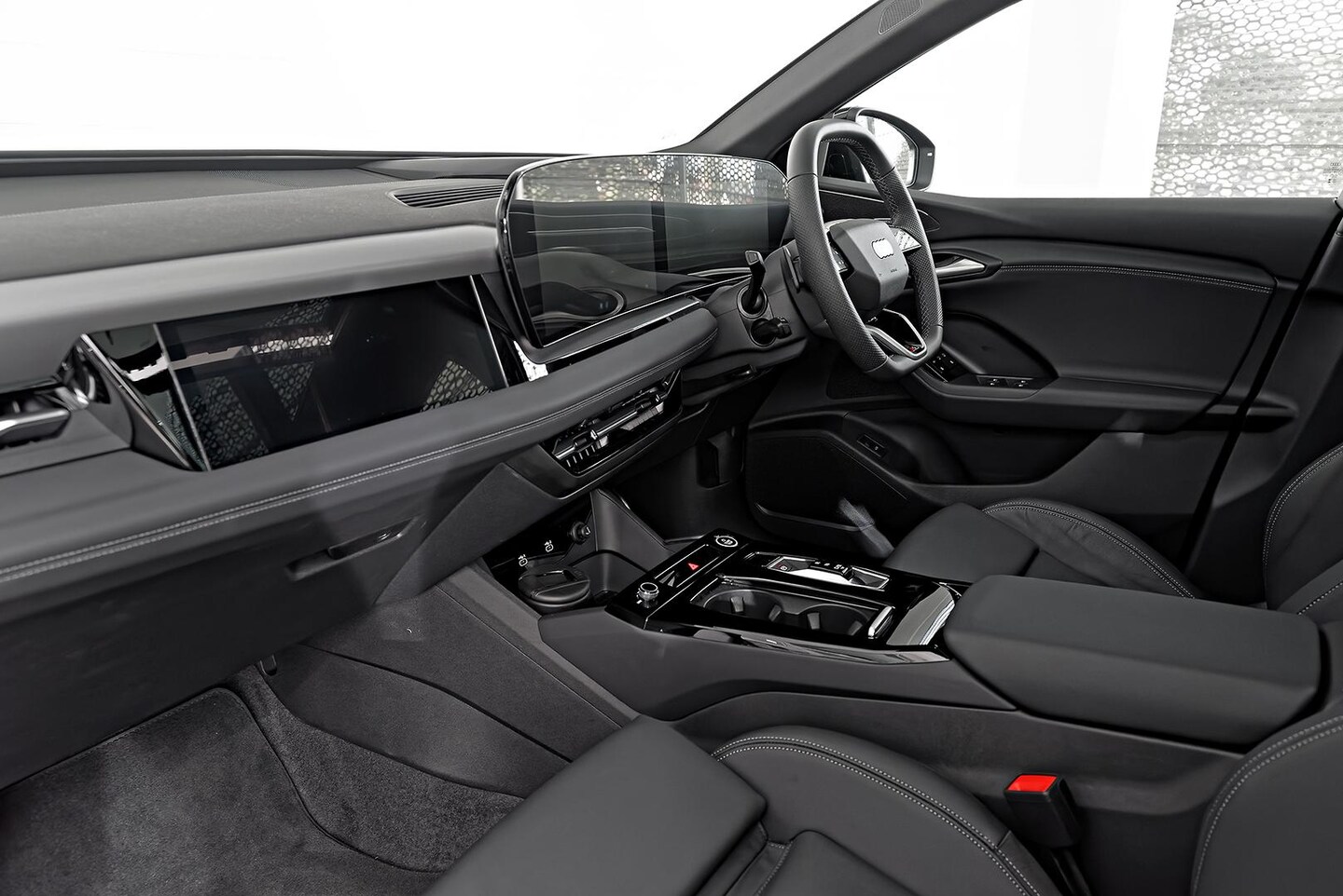 Image about Audi Q6 SUV e-tron e-tron quattro