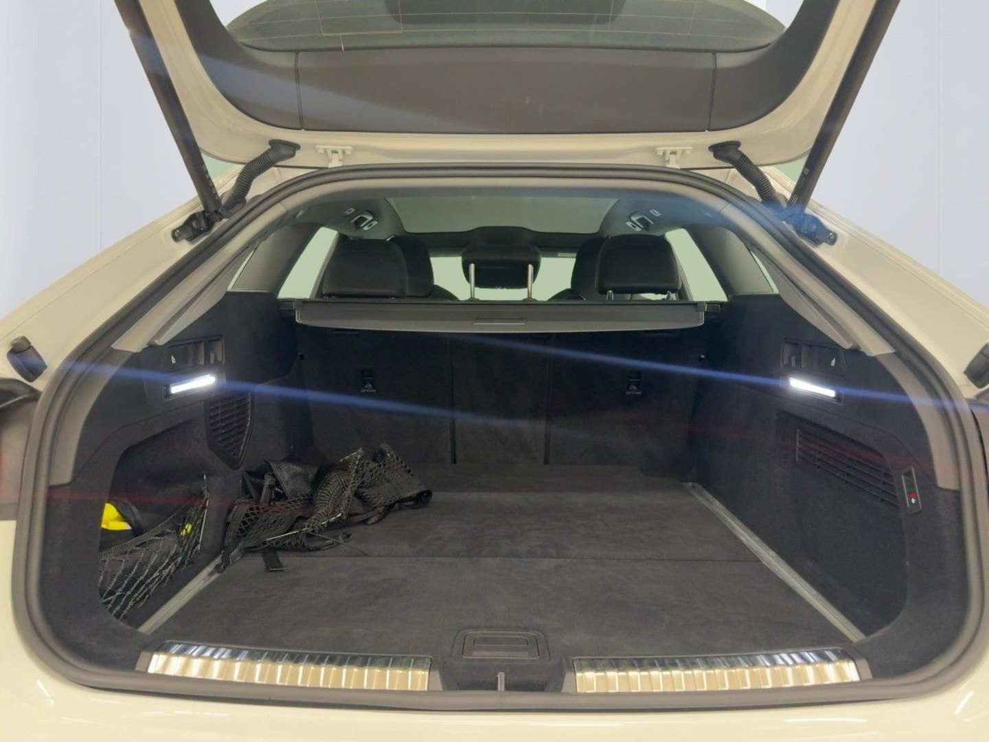 Bild über Audi A6 Avant TDI quattro 150 kW S tronic - für weitere Informationen kontaktieren Sie den Audi Partner