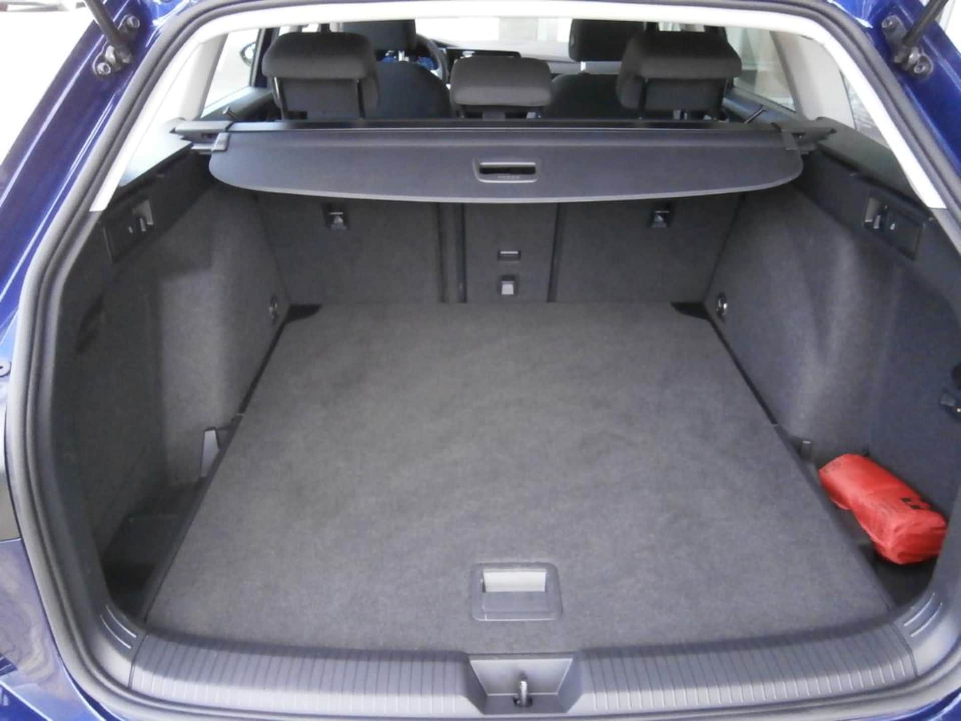 Volkswagen Golf Variant Life