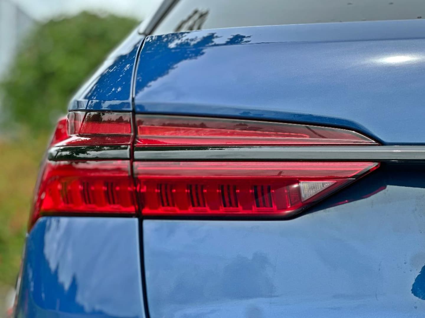 Bild über Audi RS 6 Avant performance quattro tiptronic - für weitere Informationen kontaktieren Sie den Audi Partner