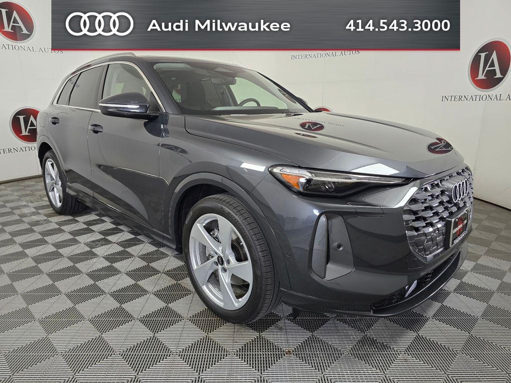 2025 Audi Q5 40 Prestige's photo