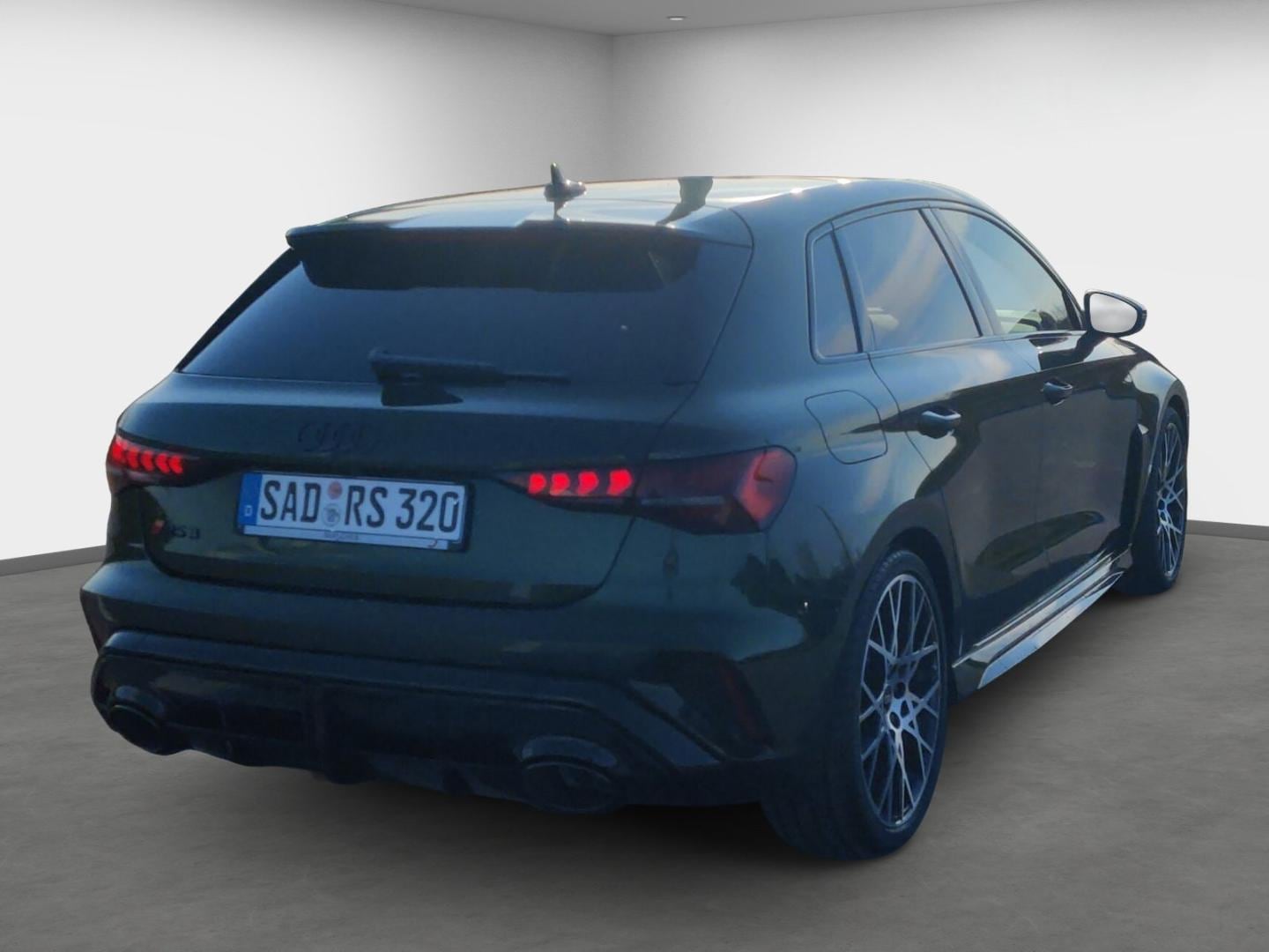Bild über Audi RS 3 Sportback TFSI quattro 294 kW S tronic - für weitere Informationen kontaktieren Sie den Audi Partner