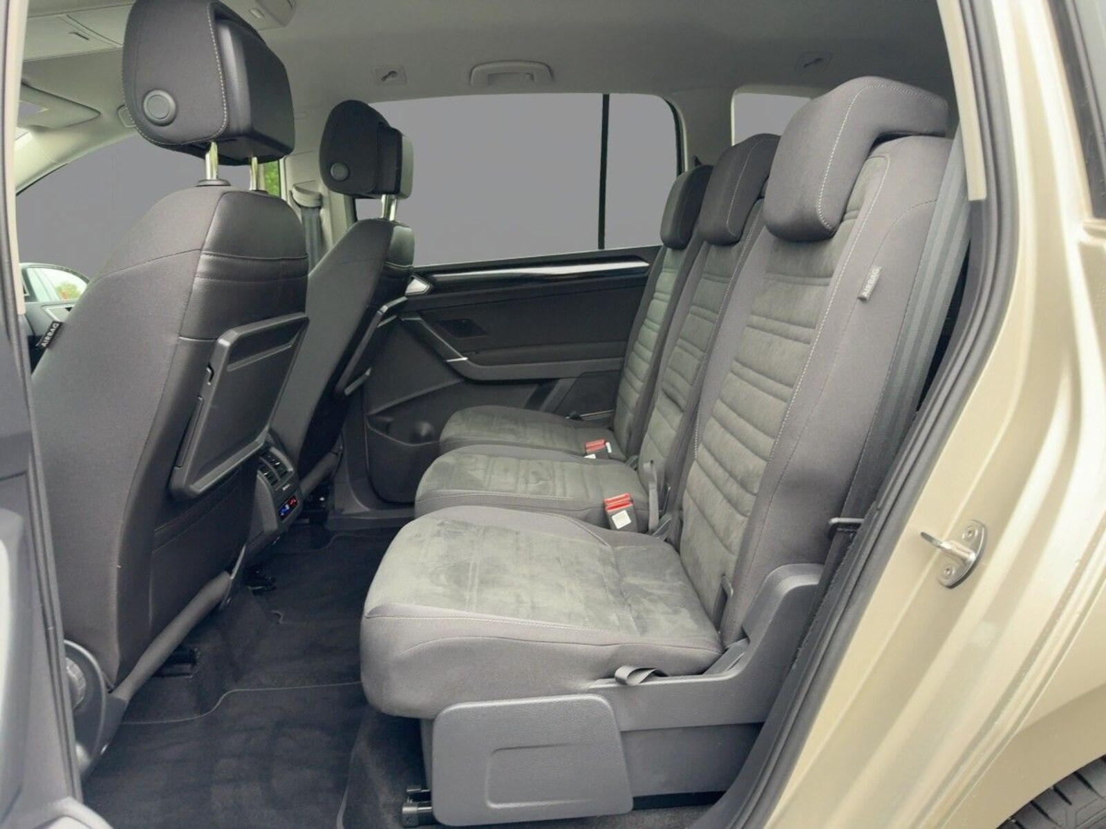 Volkswagen Touran – Bild 9