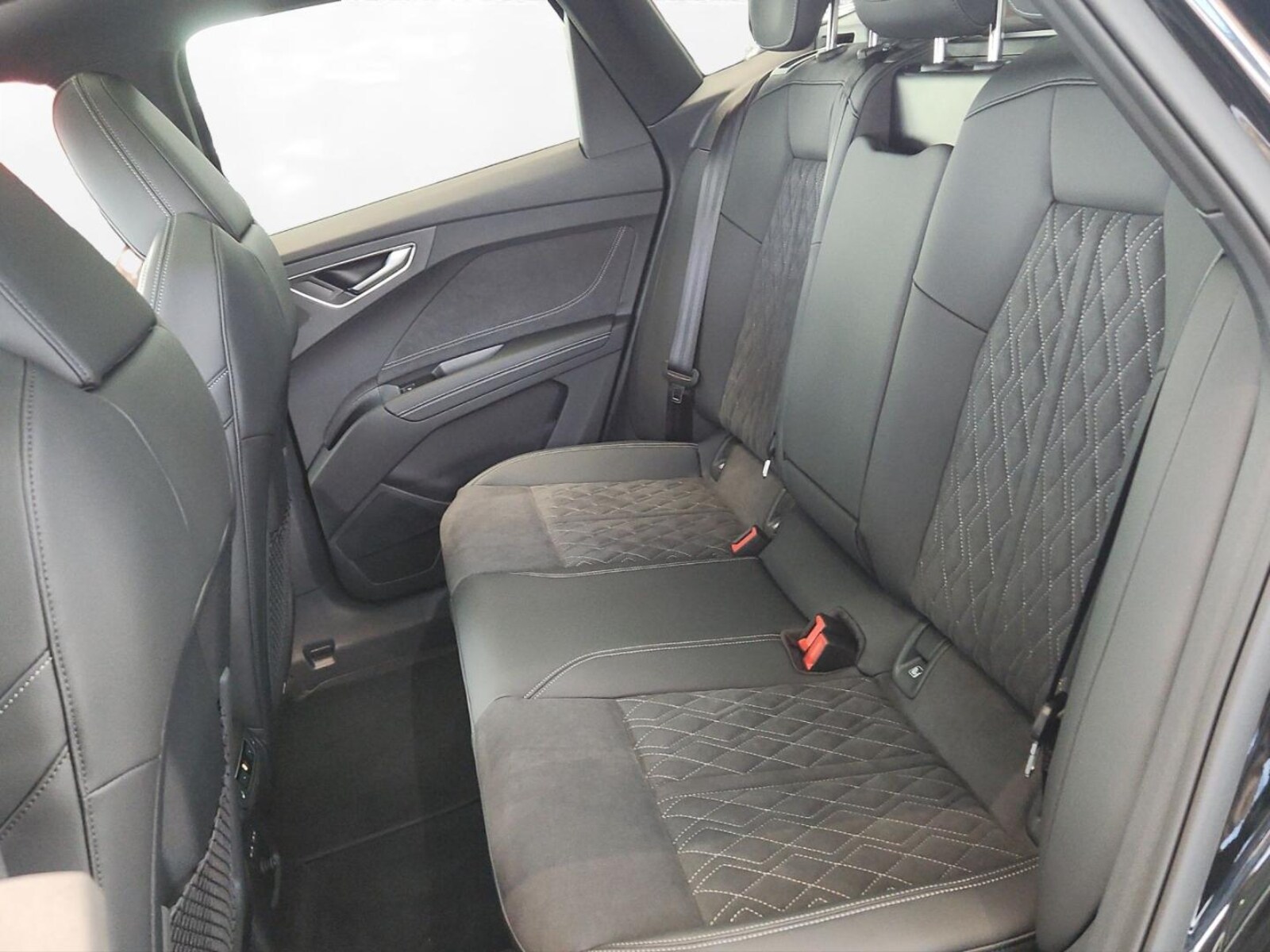 Audi Q4 Sportback e-tron – Bild 18