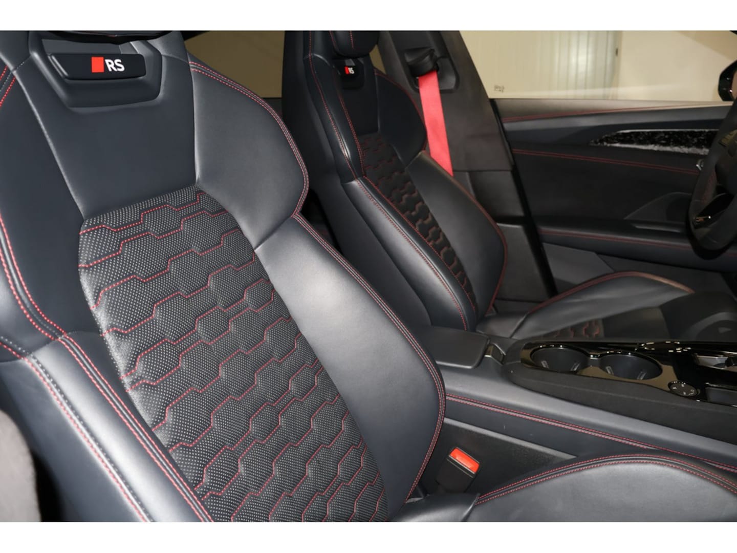 Bild über Audi RS e-tron GT performance e-tron quattro - für weitere Informationen kontaktieren Sie den Audi Partner