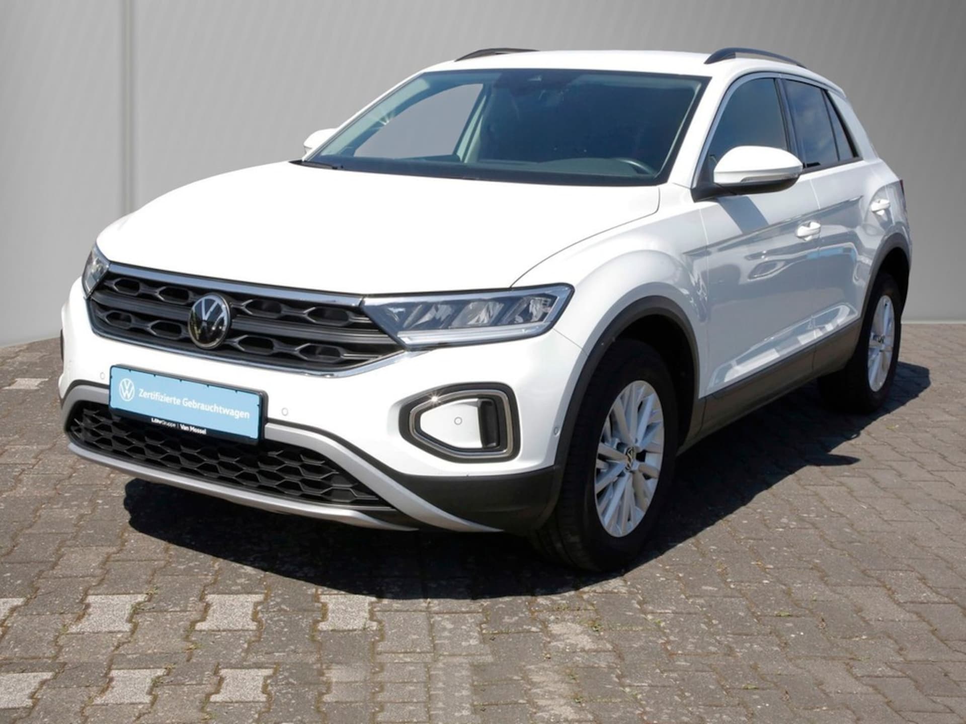 Volkswagen T-Roc 2022 — T-Roc 1.5 TSI DSG Life 16" App-Con.+VC ACC LED...