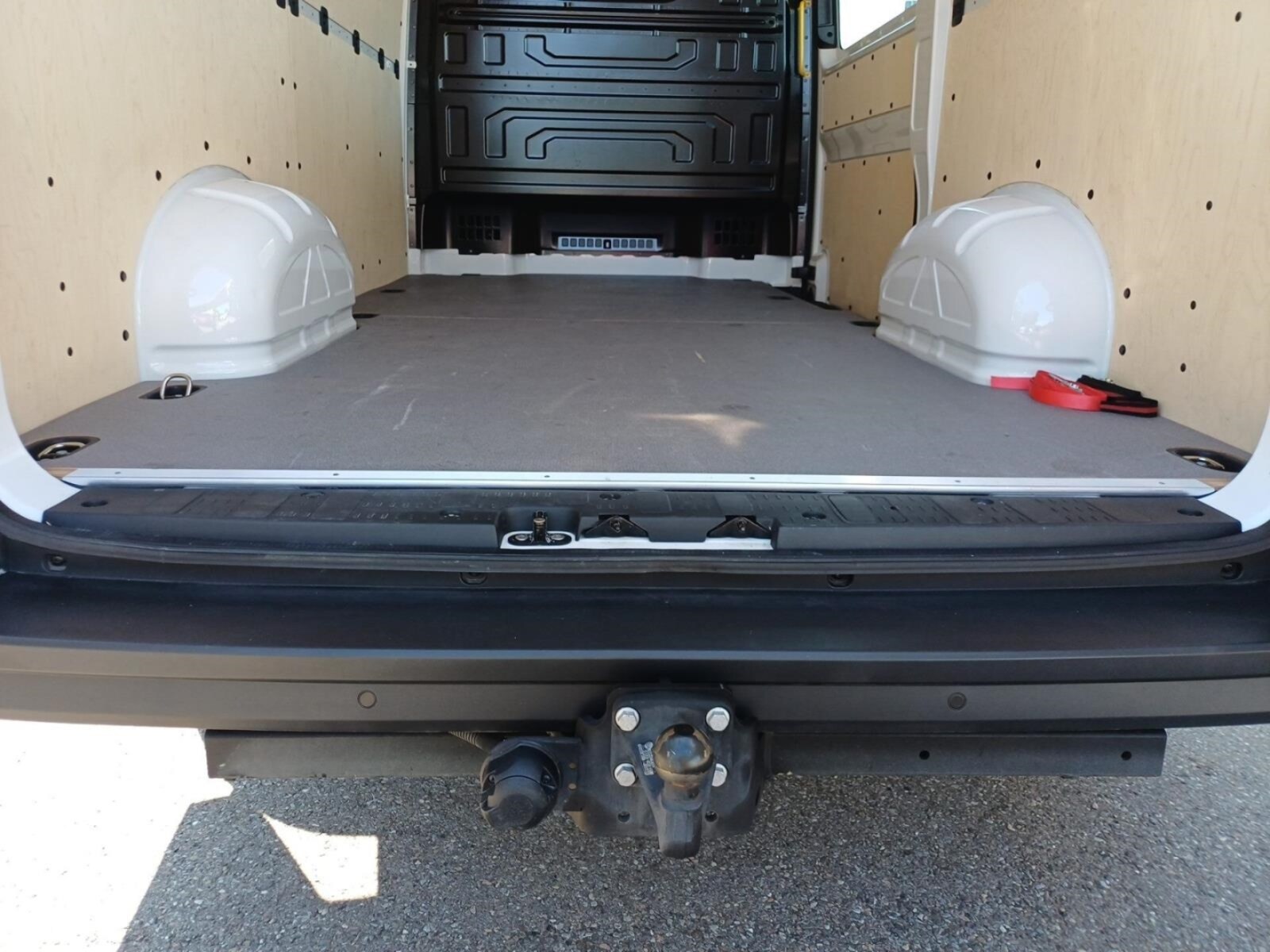 Volkswagen Crafter Kasten mittlerer Radstand – Bild 13