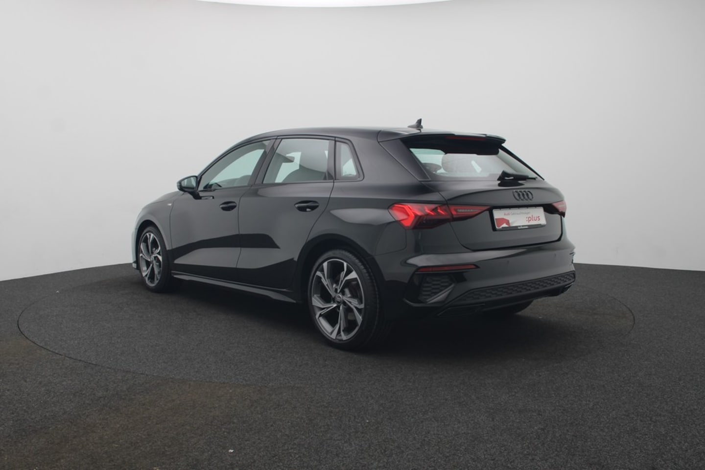 Bild über Audi A3 Sportback S line 30 TFSI S tronic - für weitere Informationen kontaktieren Sie den Audi Partner