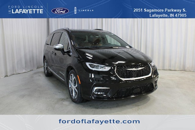 Photo of 2026 Chrysler Pacifica 