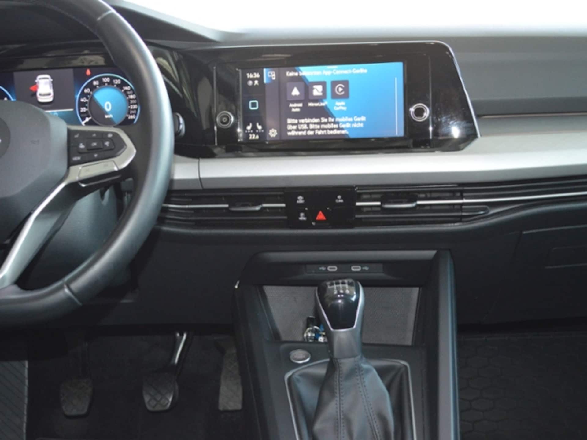 Volkswagen Golf Life