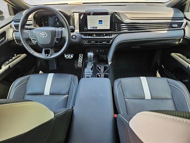 2025 Toyota Camry SE - Photo 17