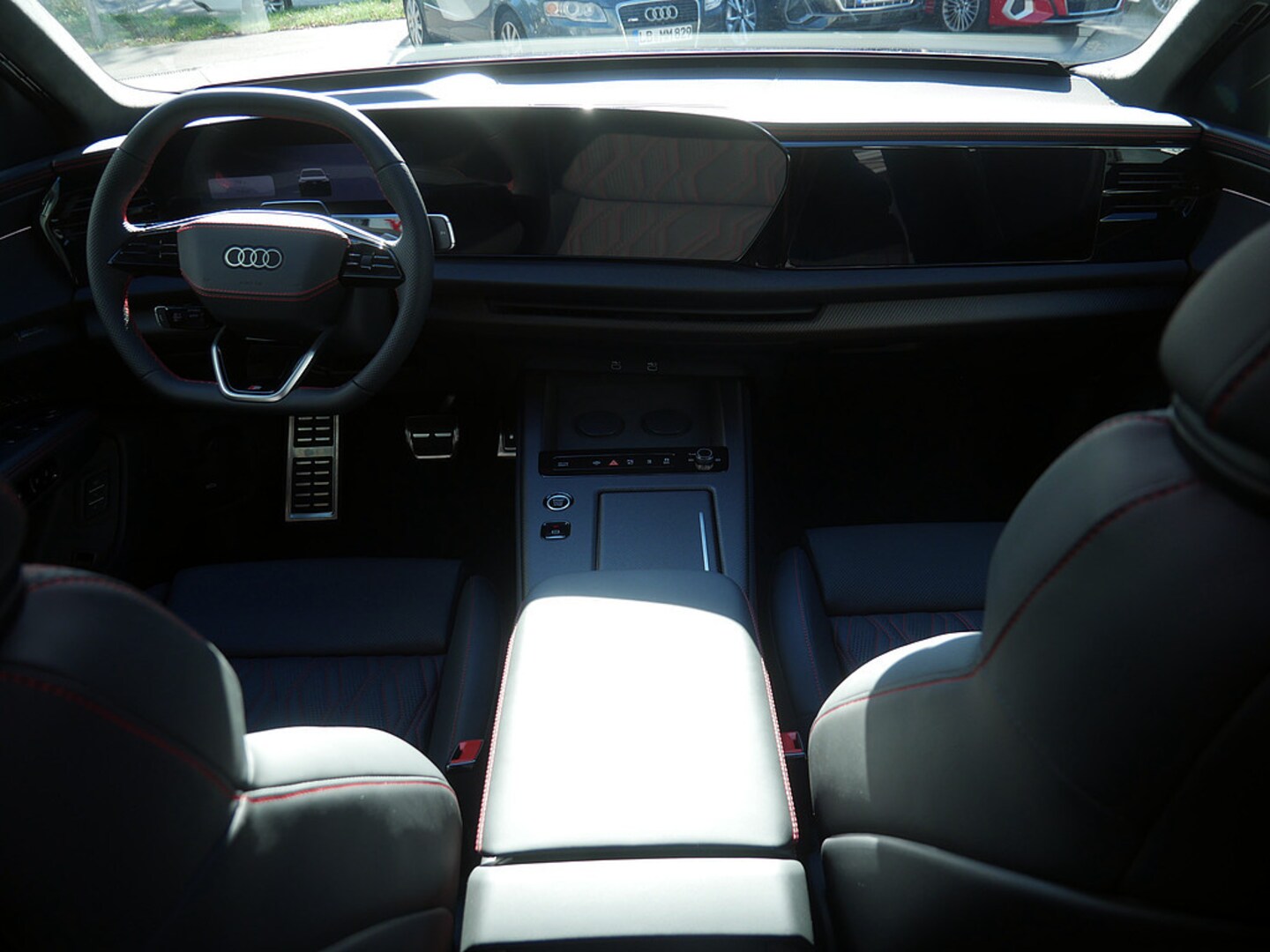 Bild über Audi Q7 SUV TDI quattro 220 kW tiptronic - für weitere Informationen kontaktieren Sie den Audi Partner