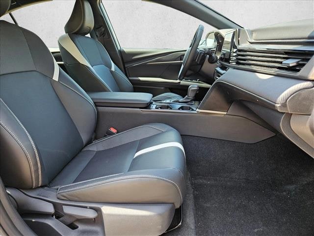 2025 Toyota Camry SE - Photo 19