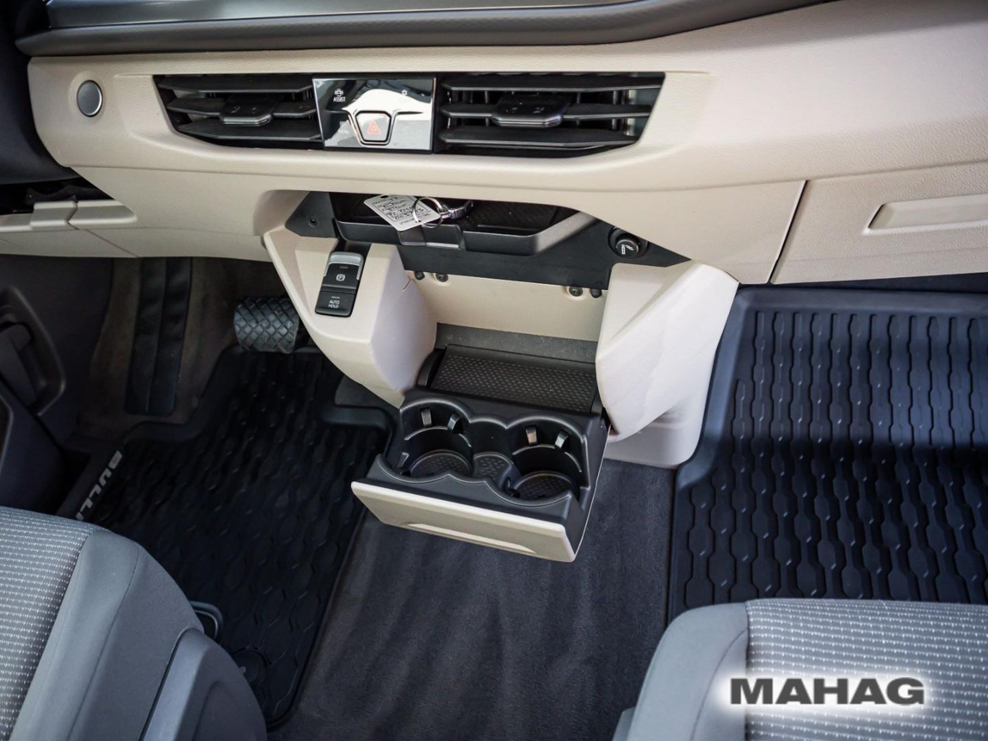 Volkswagen Multivan Langversion Basis-Modell