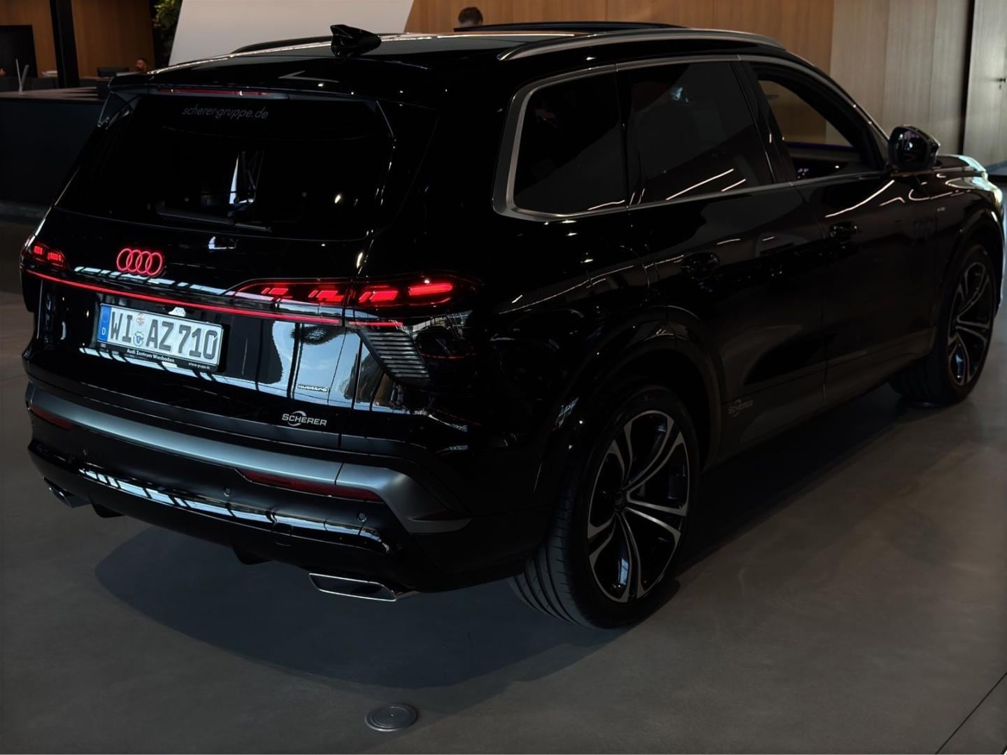 Bild über Audi Q7 SUV TDI quattro 220 kW tiptronic - für weitere Informationen kontaktieren Sie den Audi Partner