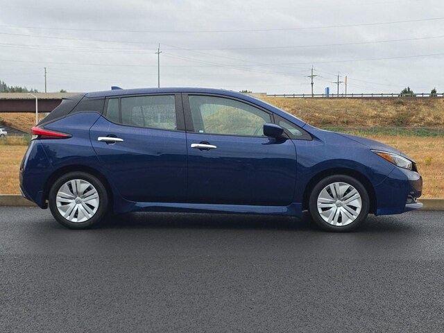 2025 Nissan LEAF