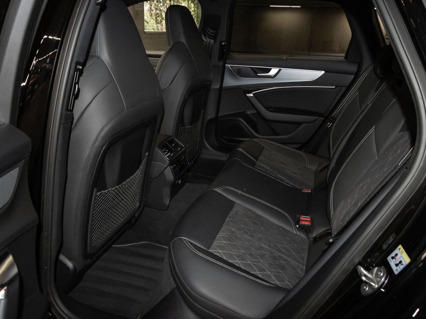 Bild über Audi S6 Avant TDI quattro tiptronic - für weitere Informationen kontaktieren Sie den Audi Partner
