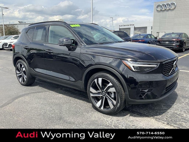 2025 Volvo XC40