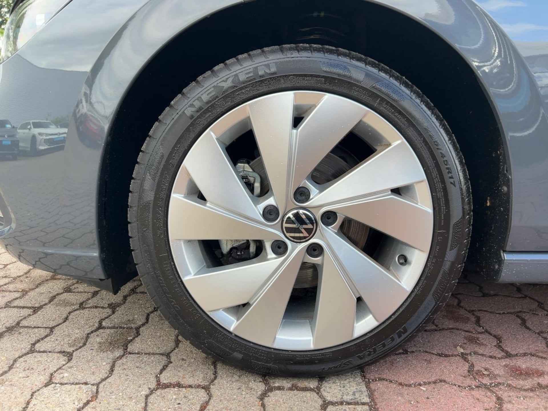 Volkswagen Golf Style