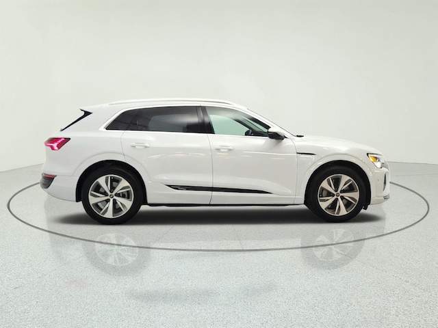 2024 Audi Q8 e-tron