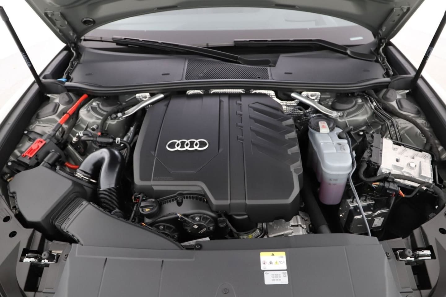 Bild über Audi A6 Avant sport 45 TFSI S tronic - für weitere Informationen kontaktieren Sie den Audi Partner