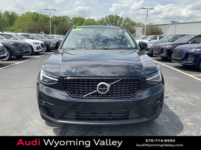 2025 Volvo XC40
