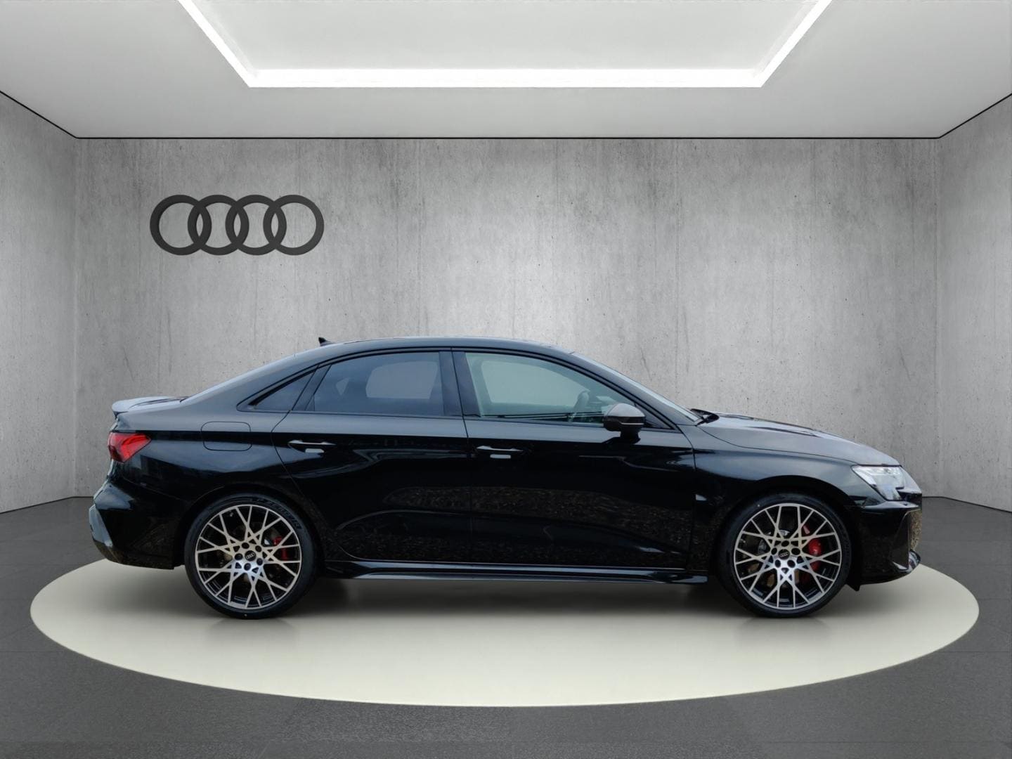 Bild über Audi RS 3 Limousine TFSI quattro S tronic - für weitere Informationen kontaktieren Sie den Audi Partner