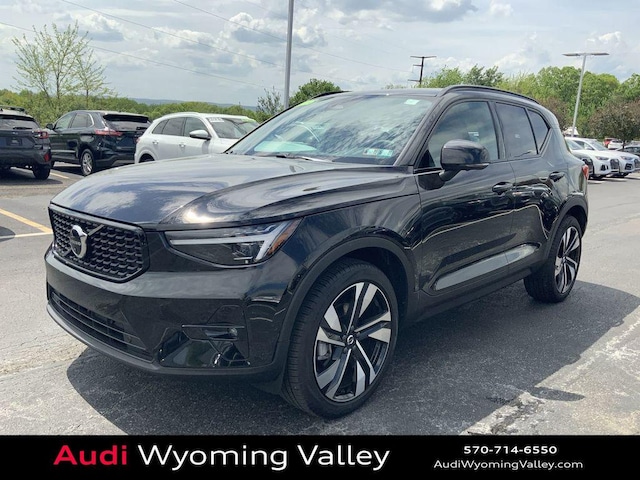 2025 Volvo XC40